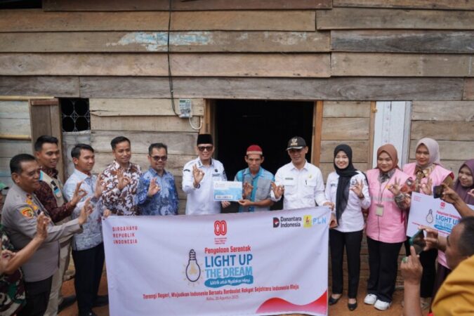 Cahaya Kemerdekaan, PLN Hadirkan Terang Lewat Program Light Up The Dream