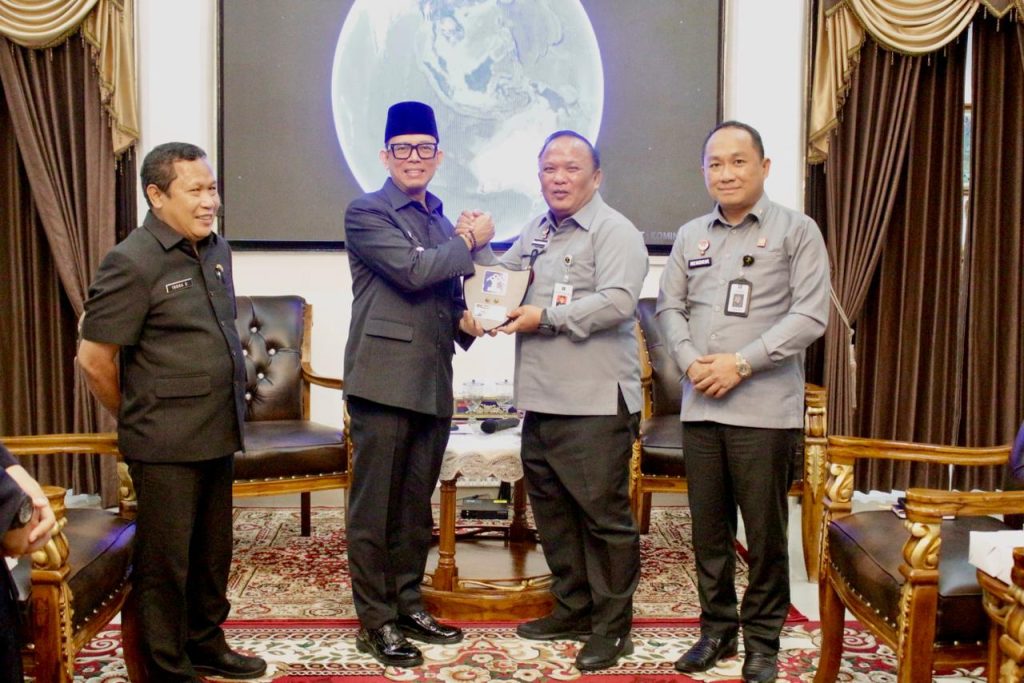 𝑃𝑒𝑙𝑎𝑦𝑎𝑛𝑎𝑛 𝑑𝑎𝑛 𝑝𝑒𝑛𝑒𝑔𝑎𝑘𝑎𝑛 ℎ𝑢𝑘𝑢𝑚 𝑏𝑎𝑔𝑖 𝑤𝑎𝑟𝑔𝑎 𝑚𝑒𝑙𝑎𝑙𝑢𝑖 𝑃𝑂𝑆𝐵𝐴𝐾𝑈𝑀