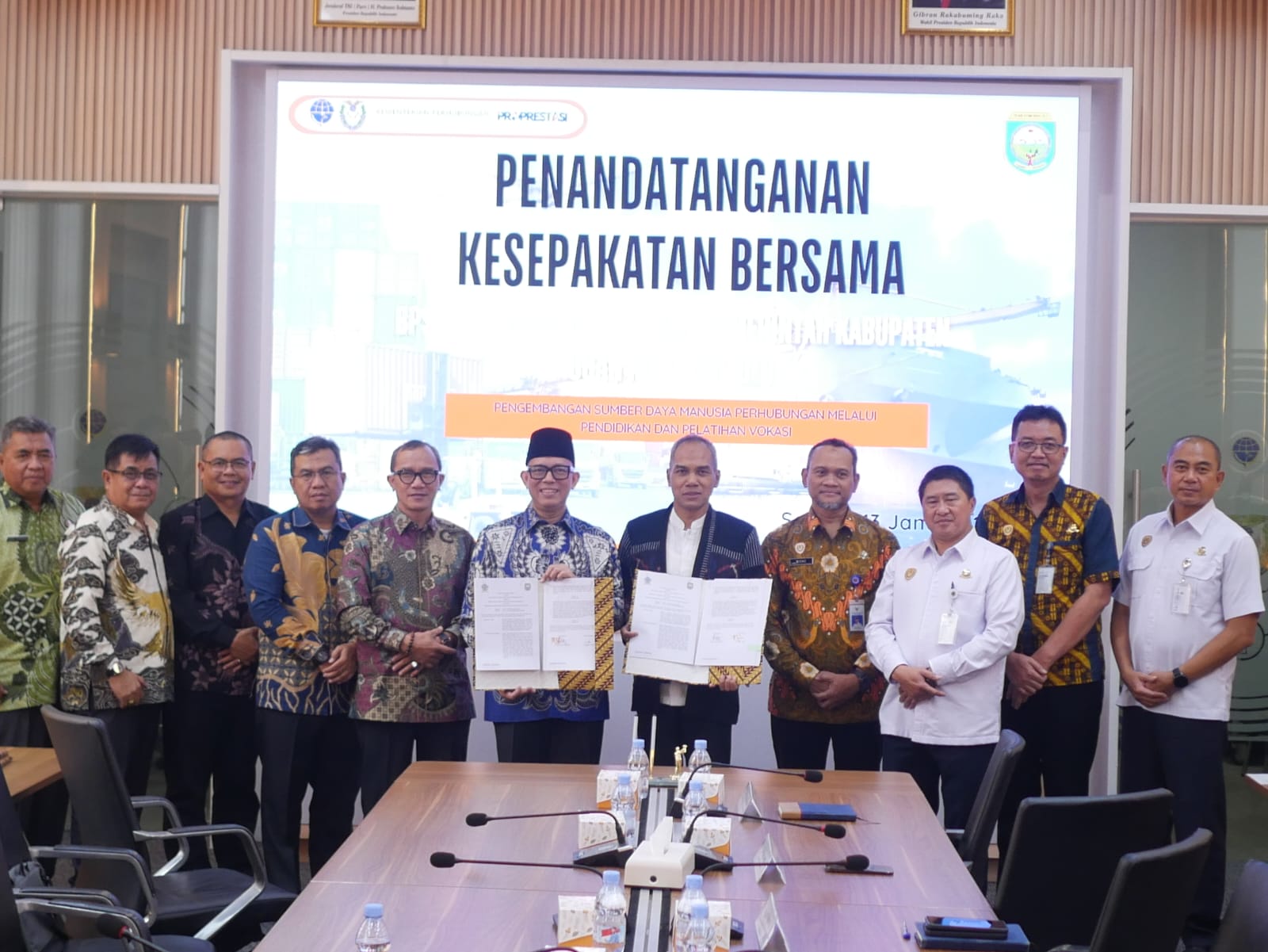 Kembangkan SDM sektor transportasi, Bupati kirim 5 pelajar terbaik ke PTDI STTD⁠