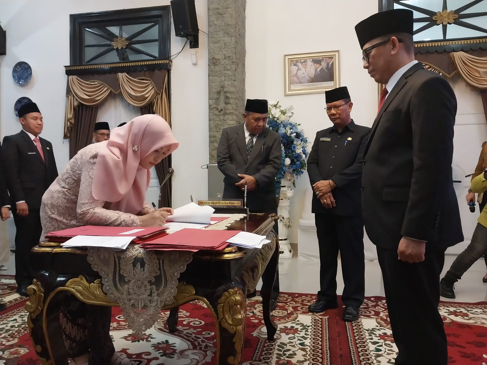 9 Kepala Dinas dan 6 Kepsek Dilantik, Bupati OKU Tekankan Pentingnya Amanah dan Inovasi