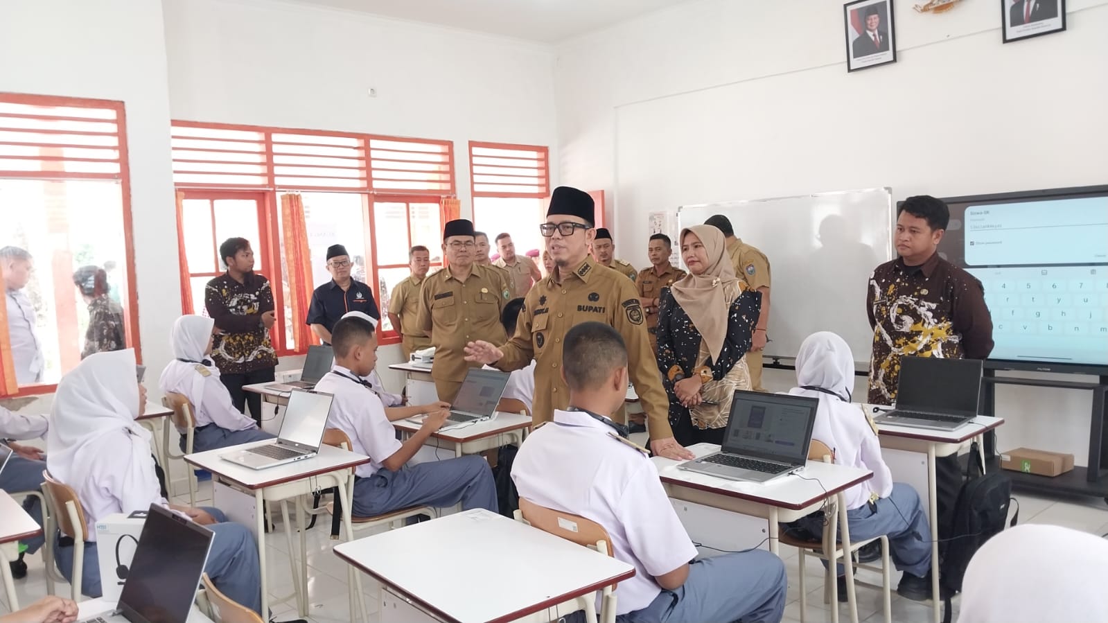 Bupati OKU Dukung SRMA 45, Pastikan Pendidikan Berkualitas untuk Anak Bangsa